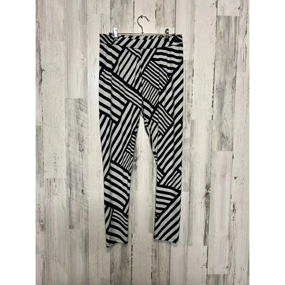 Kim Kardashian leggings